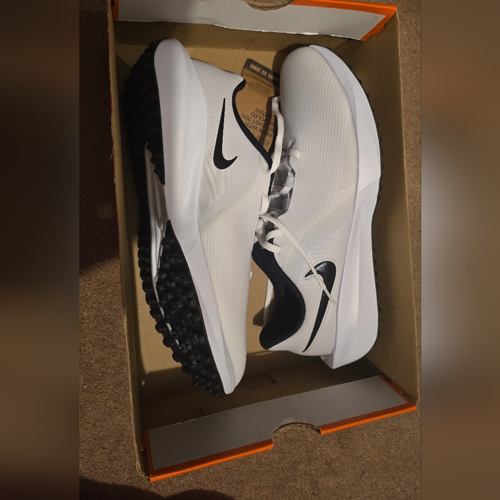 Nike Men's / Women's White and Black Golf Shoes